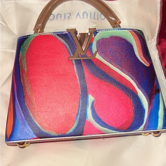LV brand new purse. - Picture 1 of 3